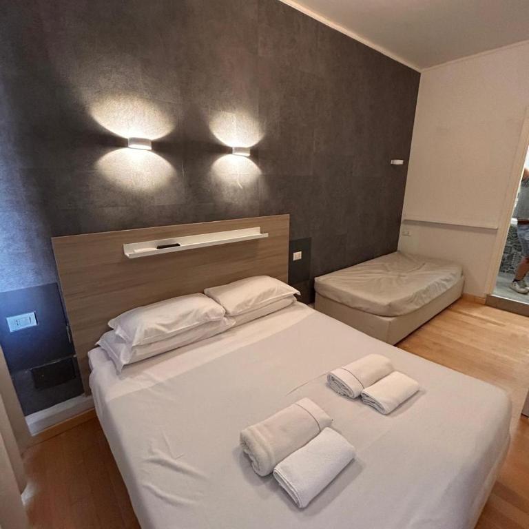 Luciano Laterani Guest House - Camera Matrimoniale/Doppia con Letti Singoli con Bagno Privato - 3