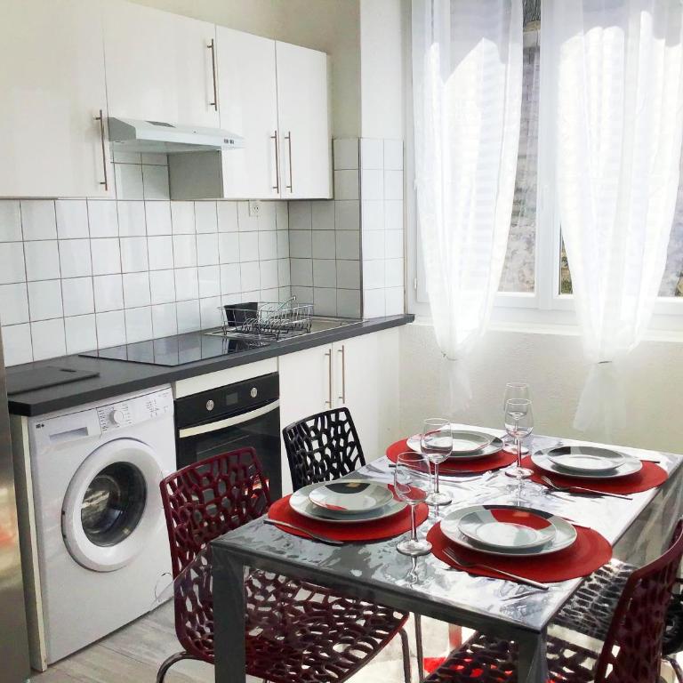 Appartements Sun, centre ville, parking, proche Sanctuaire - One-Bedroom Apartment - 3