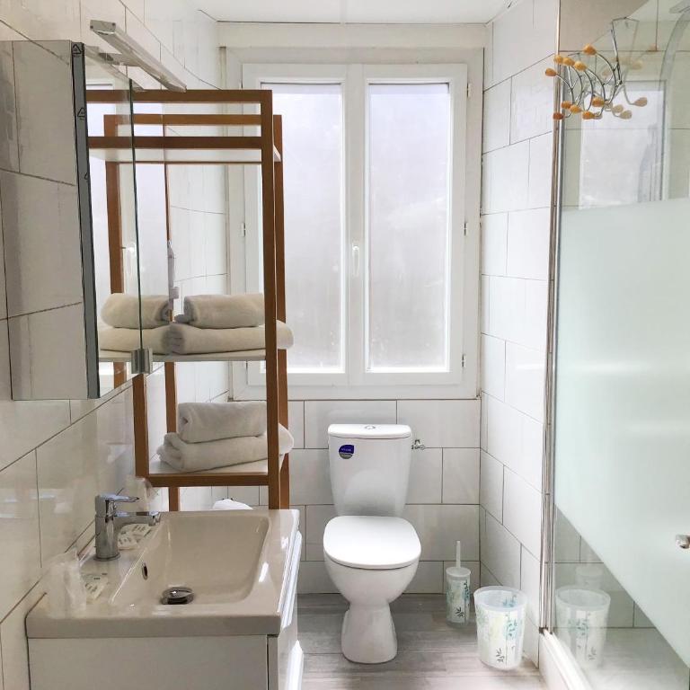 Appartements Sun, centre ville, parking, proche Sanctuaire - One-Bedroom Apartment - 8
