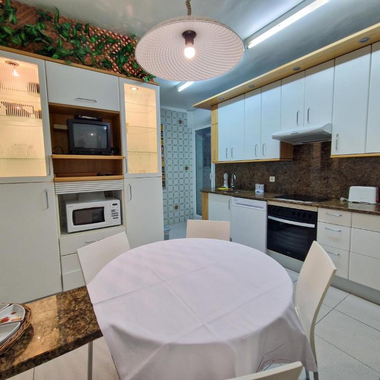 Apartamentos Meson del Barro - Alojamientos Pamplona - Four-Bedroom Apartment - 21
