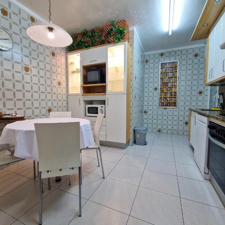 Apartamentos Meson del Barro - Alojamientos Pamplona - Four-Bedroom Apartment - 5