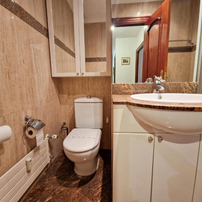 Apartamentos Meson del Barro - Alojamientos Pamplona - Four-Bedroom Apartment - 19