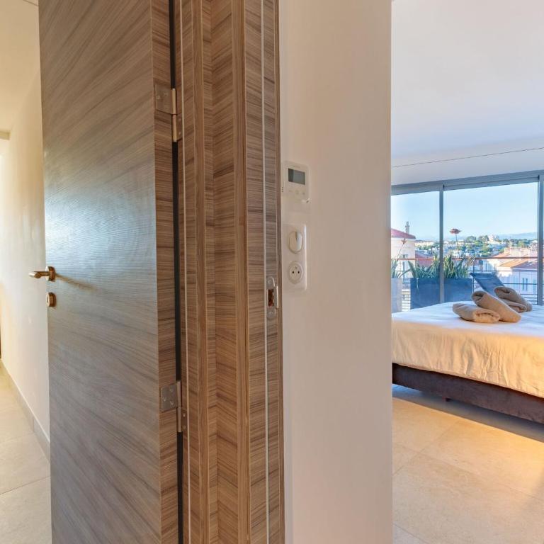 Villa Lerins 401 by Halldis - Apartment - 13
