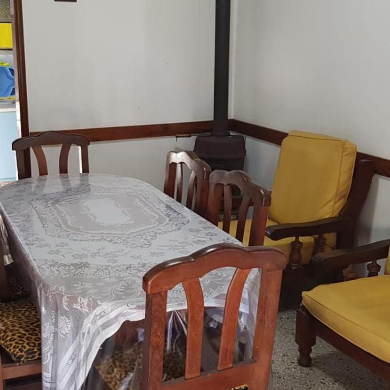 Casa completa con quincho a una cuadra de la playa - Apartamento de 2 dormitorios - 2