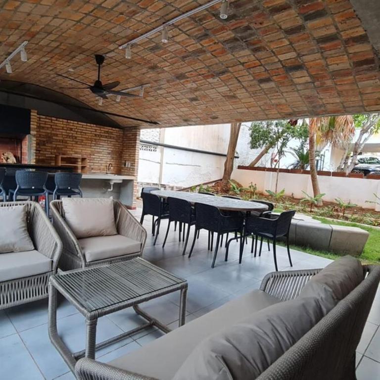 Excellent location surrounded by beautiful gardens - One-Bedroom Apartment - 10