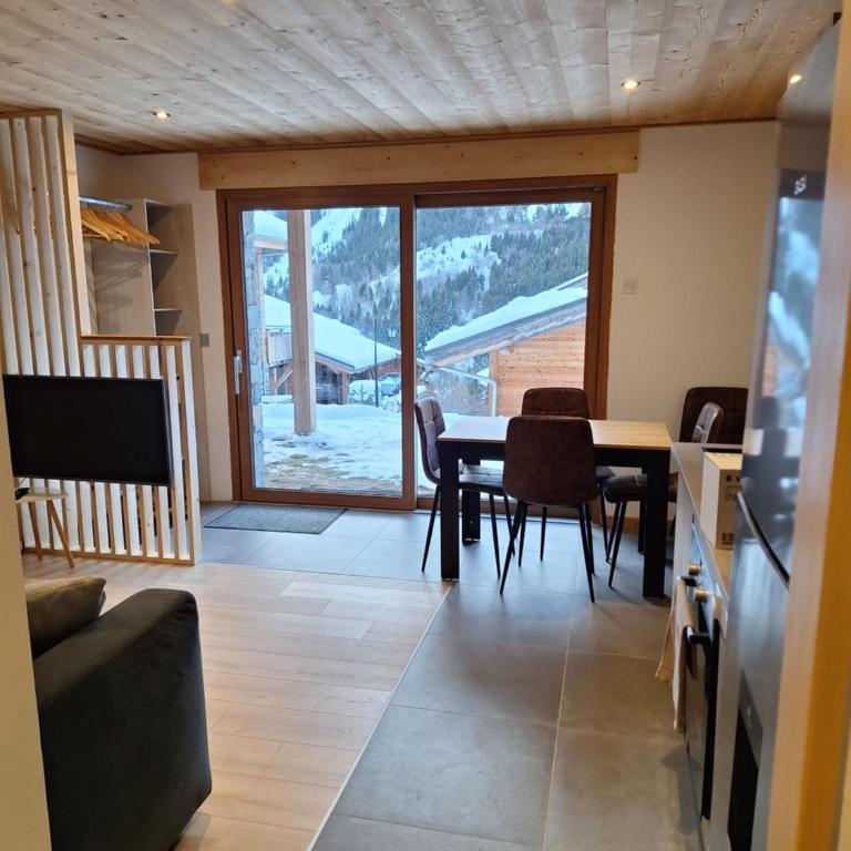 Appartement 4 personnes proche des pistes de ski - One-Bedroom Apartment - 4