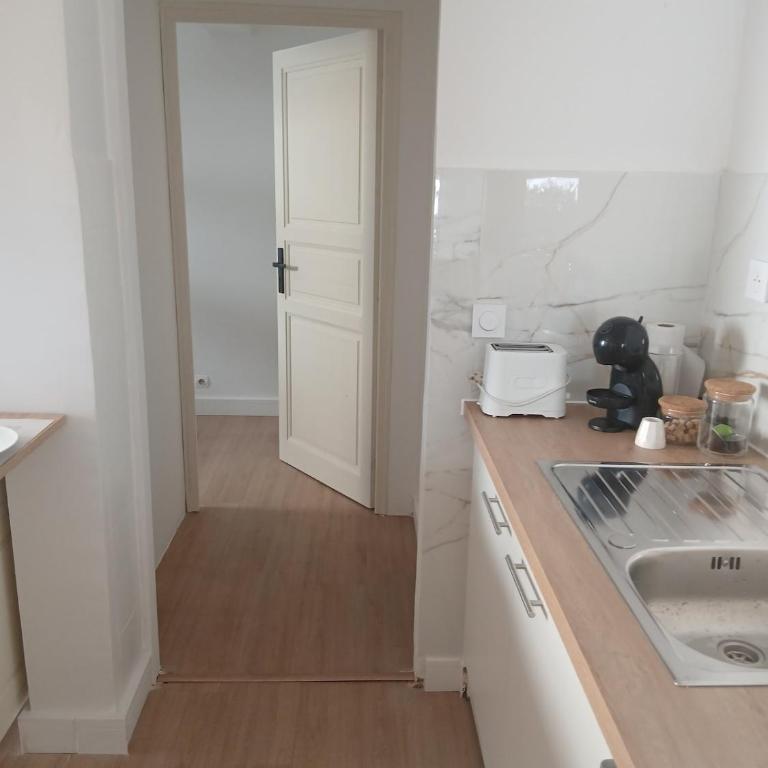 Joli T2 proche centre - Apartamento de 1 dormitorio - 9