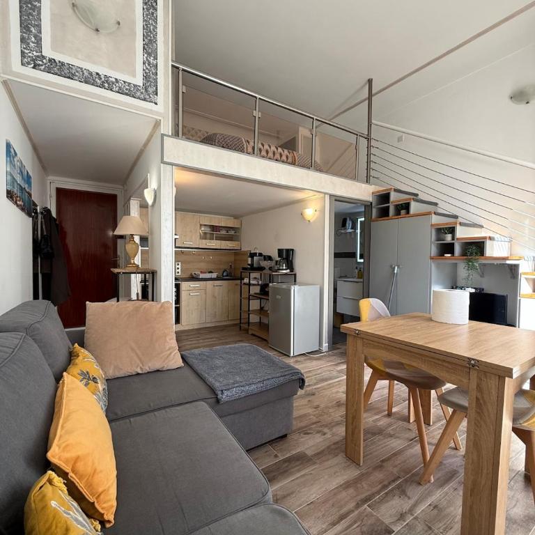 Mezzanine Studio - Close to Beaches - Apartment mit 1 Schlafzimmer - 1
