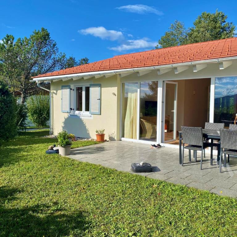 Ferienhaus mit Bergblick & sonniger Terrasse im Feriendorf Reichenbach - G26b - Haus mit 2 Schlafzimmern - 1
