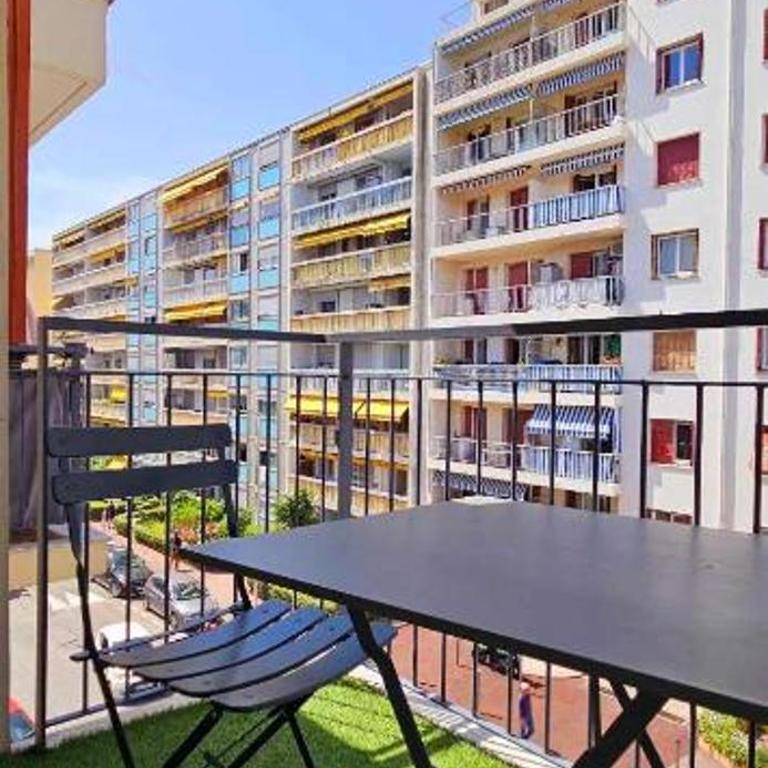 T2 Dernier Étage avec Terrasse à 5 min de la Mer - Appartement 1 Chambre - 8