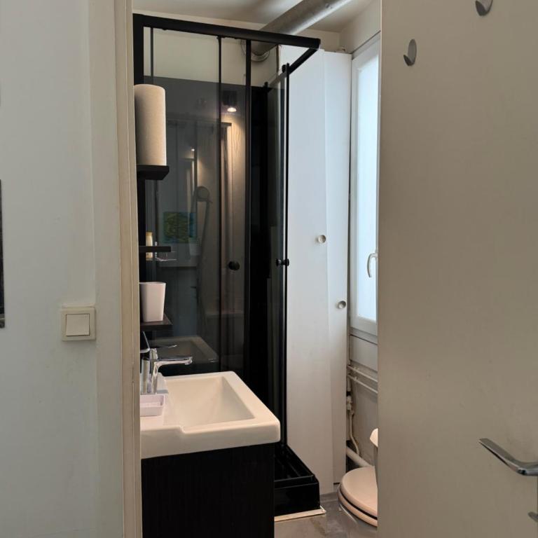 Private room, often full flat Paris 14th - Appartement 1 Chambre - 11