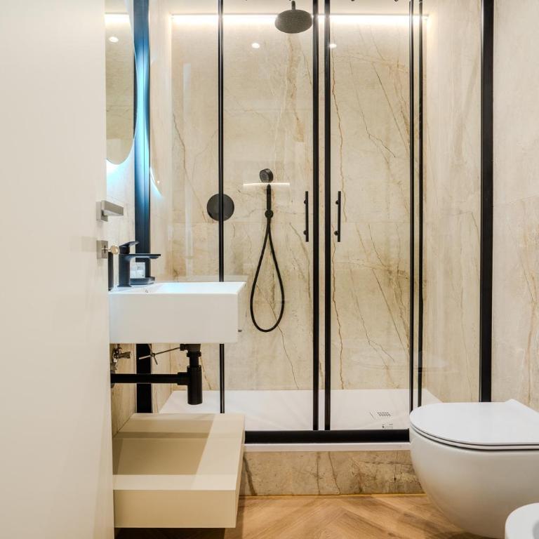 Italianflat - Duomo Atmosphere One - Deluxe Double Room with Shower - 5