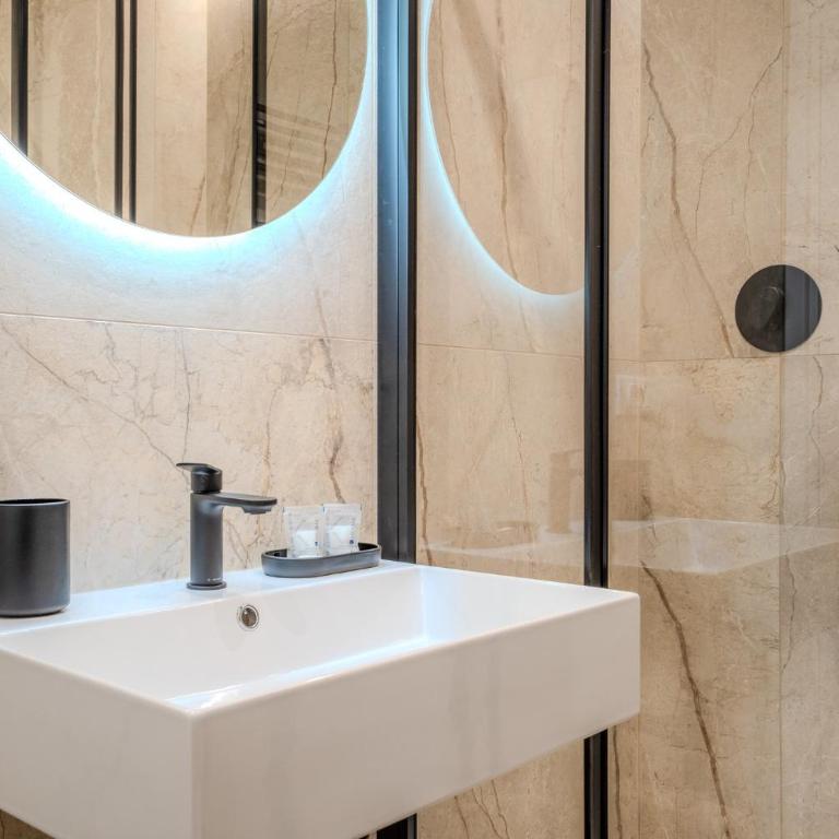 Italianflat - Duomo Atmosphere One - Deluxe Double Room with Shower - 9