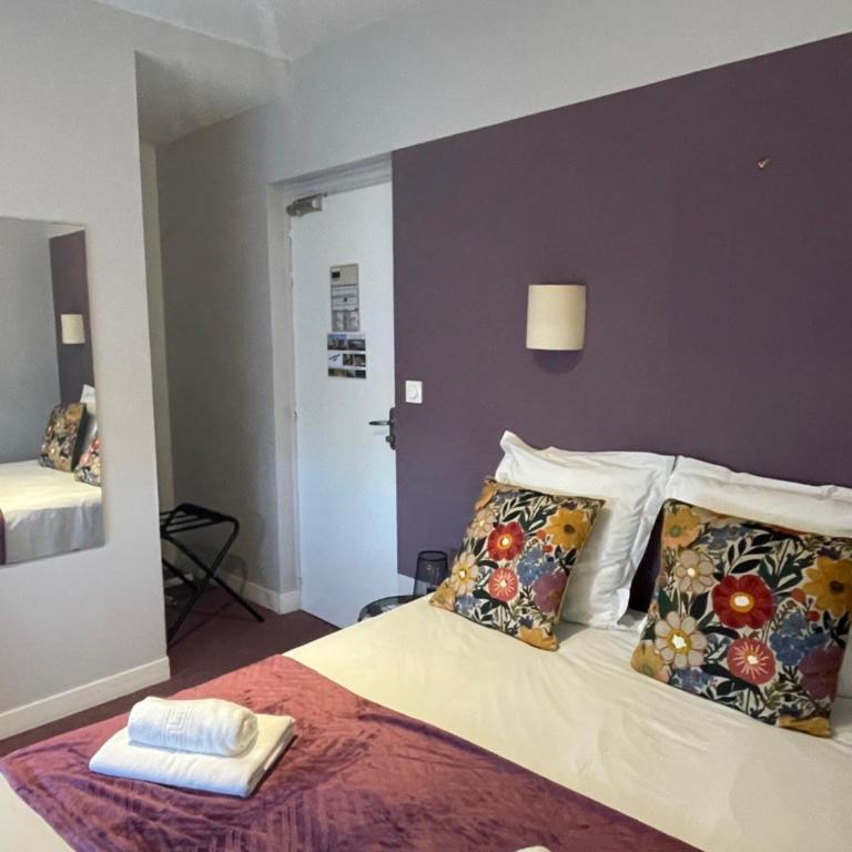 Le logis Katia - Chambre Double avec Salle de Bains Privative - 14