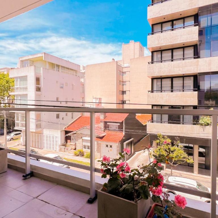Depto Sole a pasos de Guemes - Hola Sur - Three-Bedroom Apartment - 10