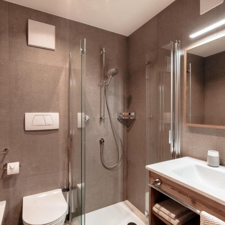 Resciesa Hof - Two-Bedroom Apartment - 13