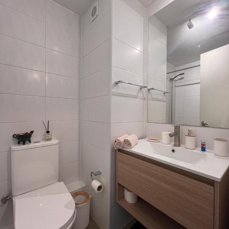 Habitación y Baño Privados Style and Comfort - One-Bedroom Apartment - 3