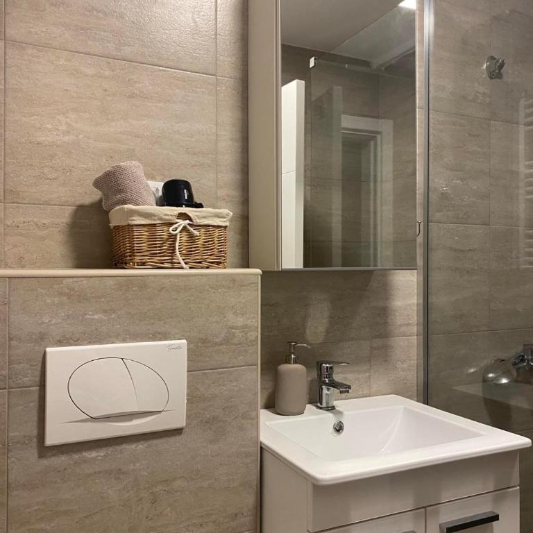 Apartments Dora - One-Bedroom Apartment - 13