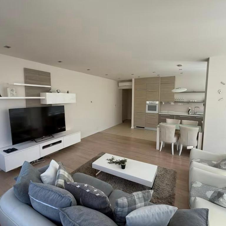 Deluxe Ferhadija Apartment - Apartman sa 2 Spavaće Sobe - 3