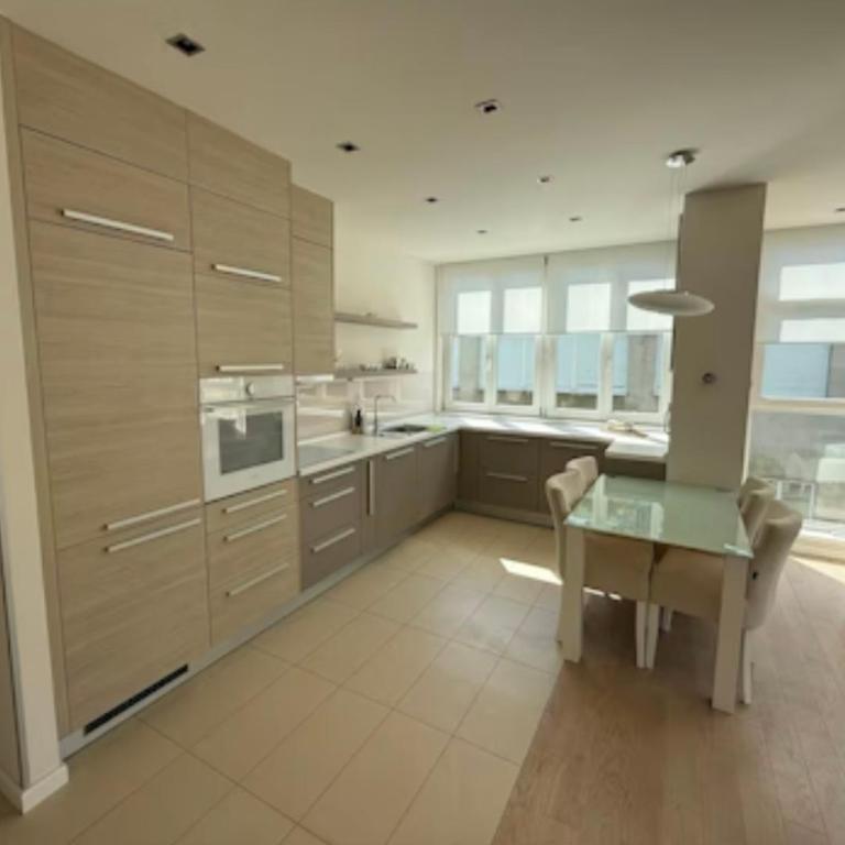 Deluxe Ferhadija Apartment - Apartman sa 2 Spavaće Sobe - 7