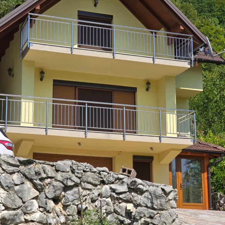 Vikendica raj u lohovu - Vacation Home - 2