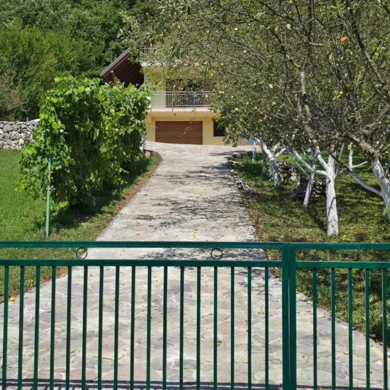 Vikendica raj u lohovu - Vacation Home - 4
