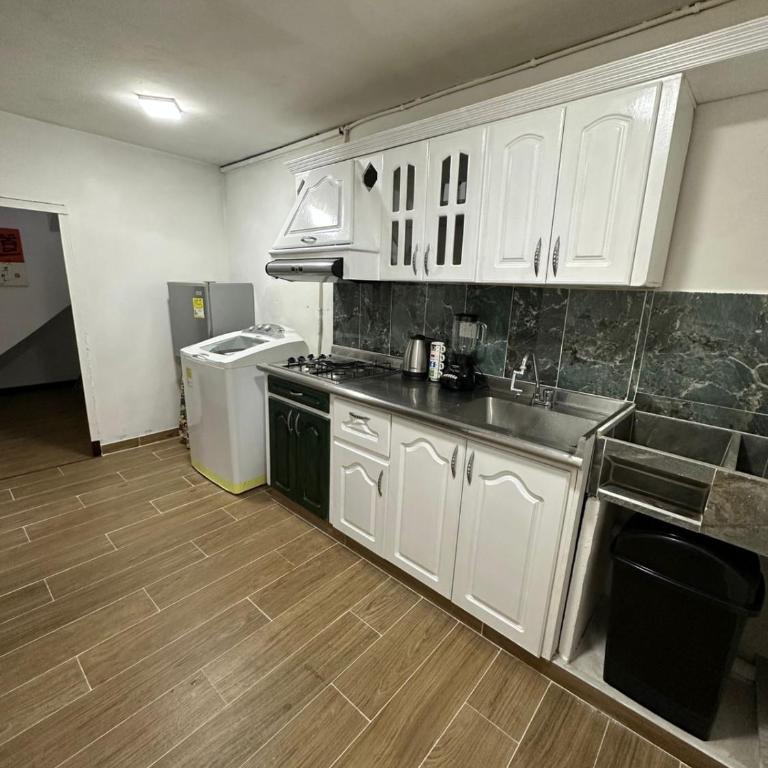 Hermoso apartamento en la milagrosa - Two-Bedroom Apartment - 2