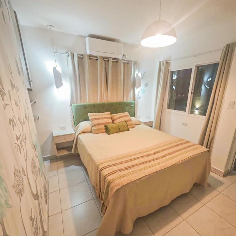 Suites Amplias y Comfortables - Con Balcon, Parquizado, Asador y Pileta - Double Room - 21