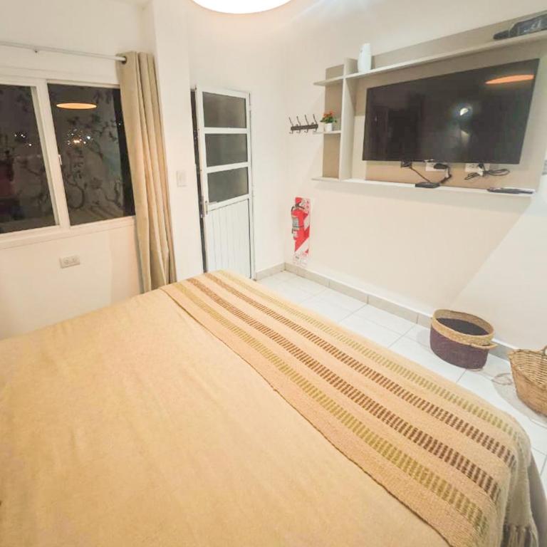 Suites Amplias y Comfortables - Con Balcon, Parquizado, Asador y Pileta - Double Room - 27