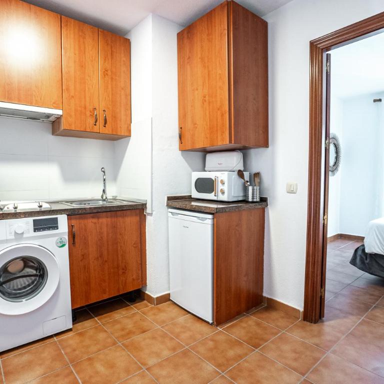 Marbella Village - Estudio con balcón - 1