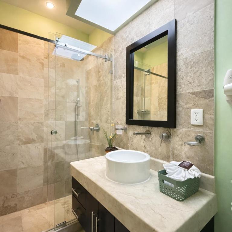 EL FARO 204 SURF two bedrooms apartment ocean front - Two-Bedroom Apartment - 26