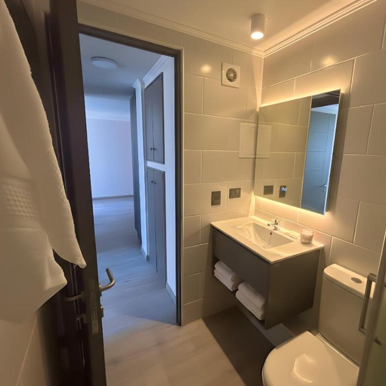 Ñuñoa I Cercano a Metro con Estacionamiento - Two-Bedroom Apartment - 2