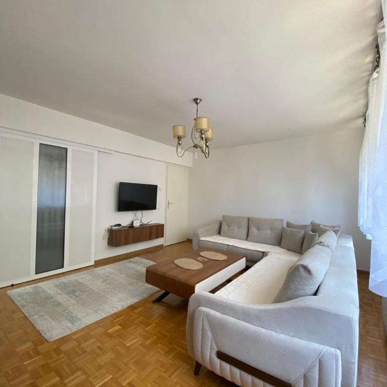 Sarajevo Center Escape Quiet and Bright - Apartman sa 3 Spavaće Sobe - 1