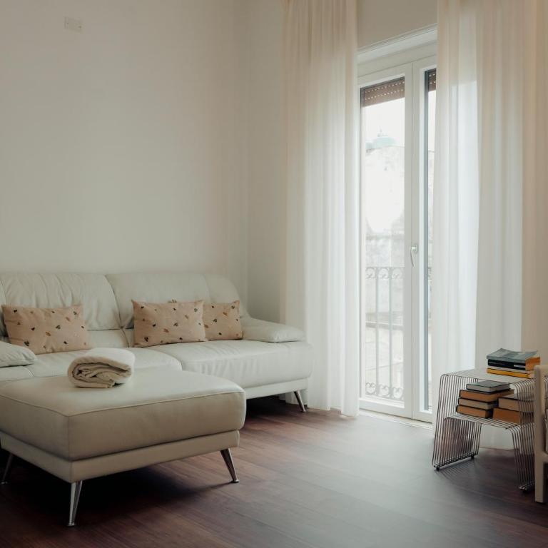 Central 5 Apartment - Two-Bedroom Apartment - 1