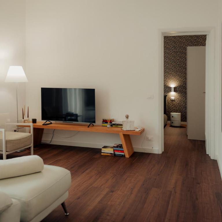 Central 5 Apartment - Two-Bedroom Apartment - 10