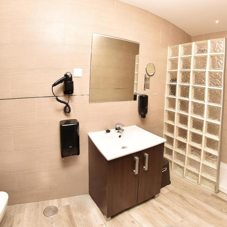 Hotel Zen Airport - Habitación Doble con servicio gratuito de enlace con el aeropuerto - 1 o 2 camas - 3