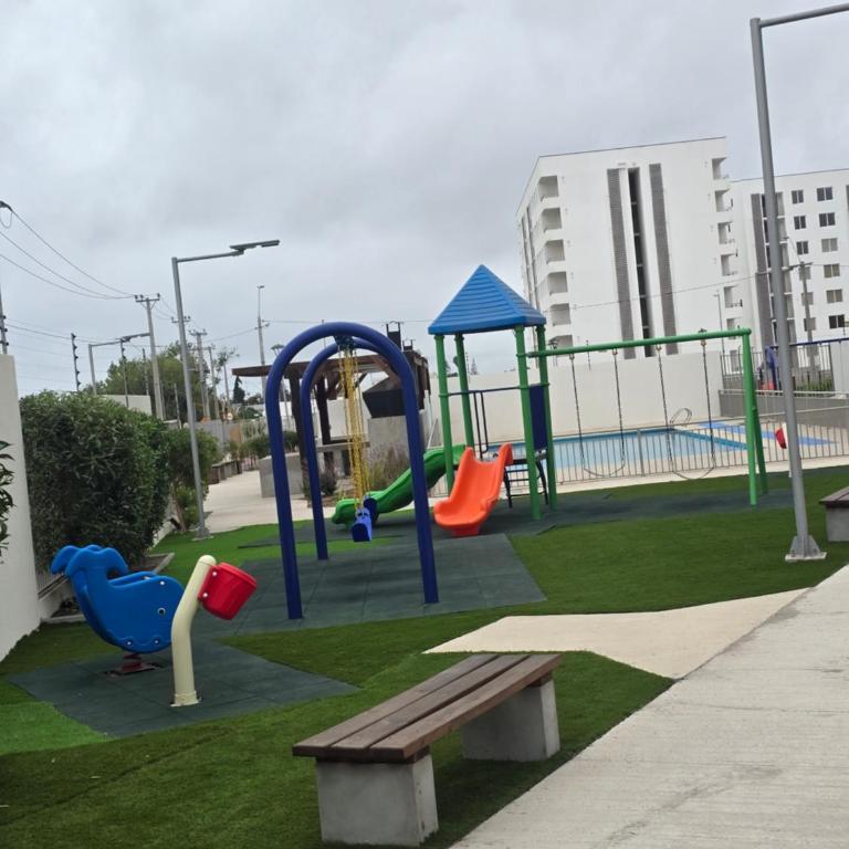 Arriendo en departamentos en peñuelas - Three-Bedroom Apartment - 4