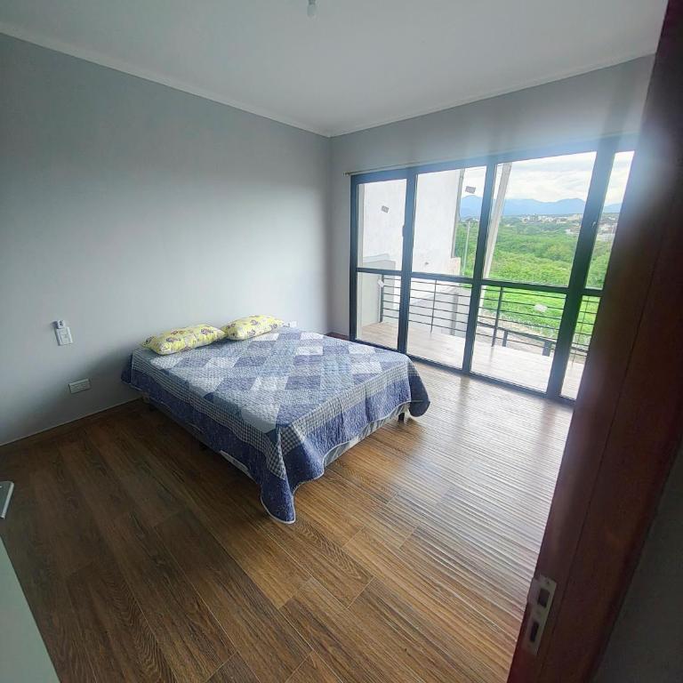 Triplex con vista hermosa - Casa de 3 dormitorios - 4