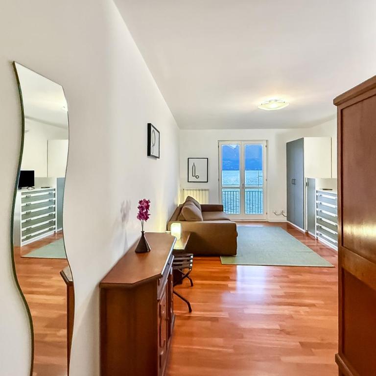 Residenza Menaggio - Mimosa - Studio with Balcony - 3