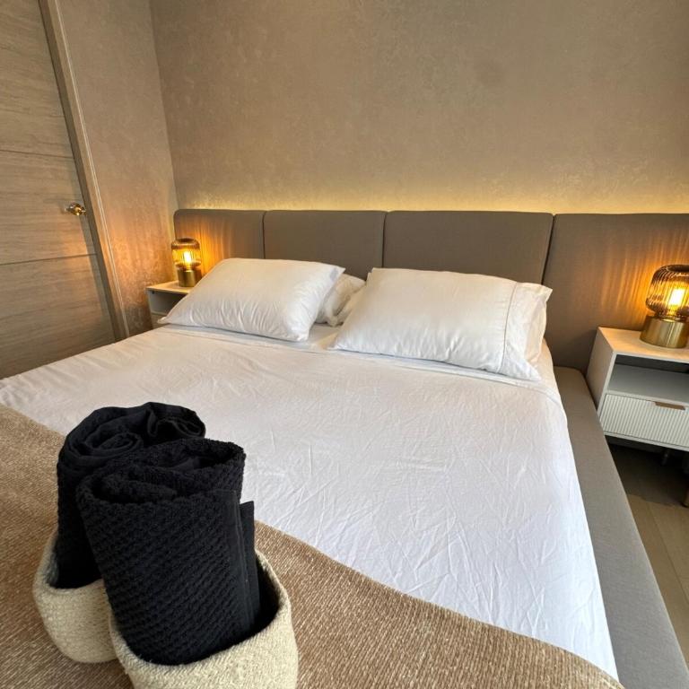 Monaco by Top Location City View - Two-Bedroom Apartment with City View - 39