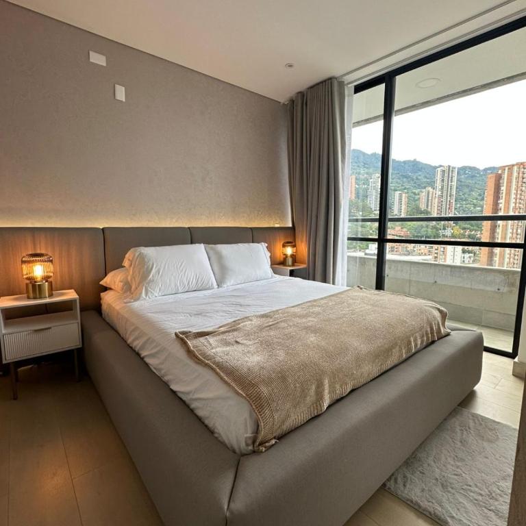 Monaco by Top Location City View - Two-Bedroom Apartment with City View - 3