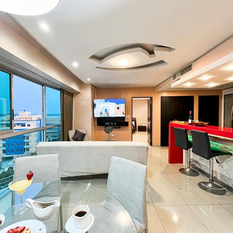 Luxury 2BR River View Apartment Pool, Gym & Jacuzzi - Two-Bedroom Apartment with River View - 34