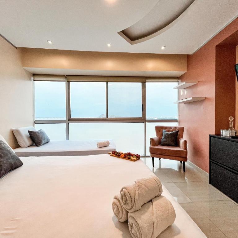 Luxury 2BR River View Apartment Pool, Gym & Jacuzzi - Two-Bedroom Apartment with River View - 35