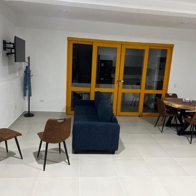 Jerico Poets Balcony House - Two-Bedroom House - 8