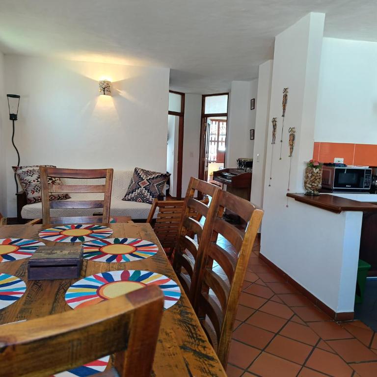 Apartamento Encantador familias con parqueadero a 4 cuadras de la plaza principal - Two-Bedroom Apartment - 2