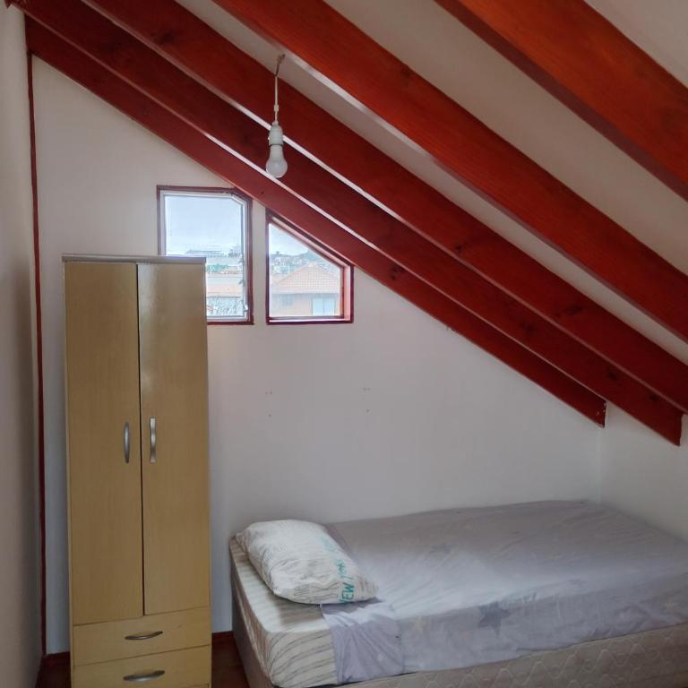 Habitaciones individuales, Excelente ubicación - Single Room with Shared Bathroom - 1