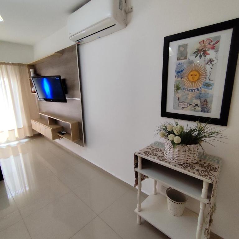 Depto céntrico de 3 habitaciones y cochera - Apartamento de 3 dormitorios - 7