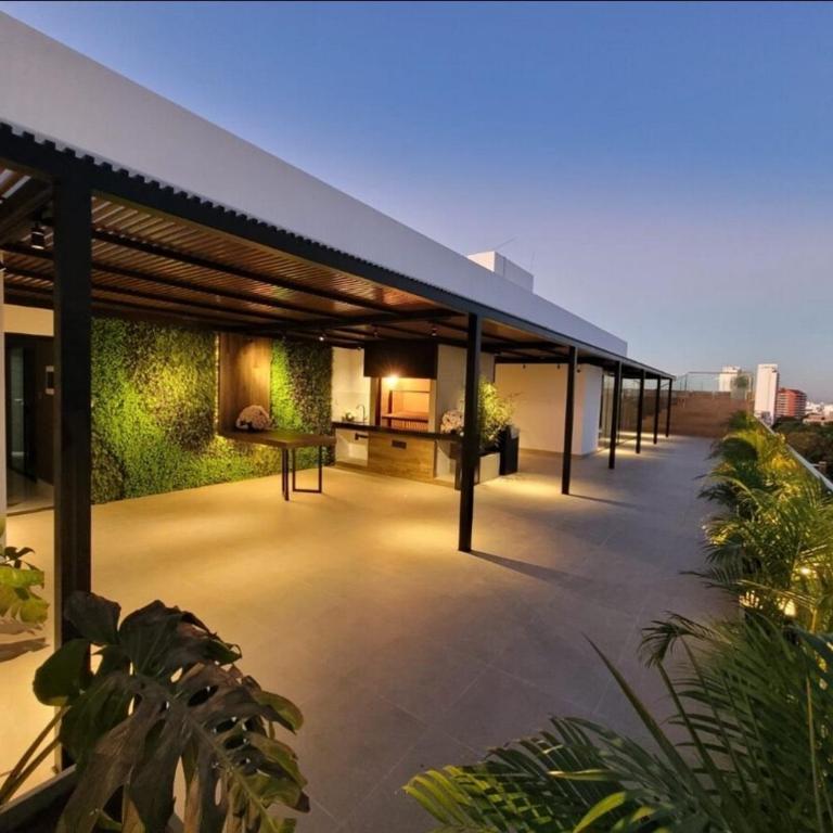 Amplio Studio con terraza privada en Equipetrol - Apartamento de 2 dormitorios - 17