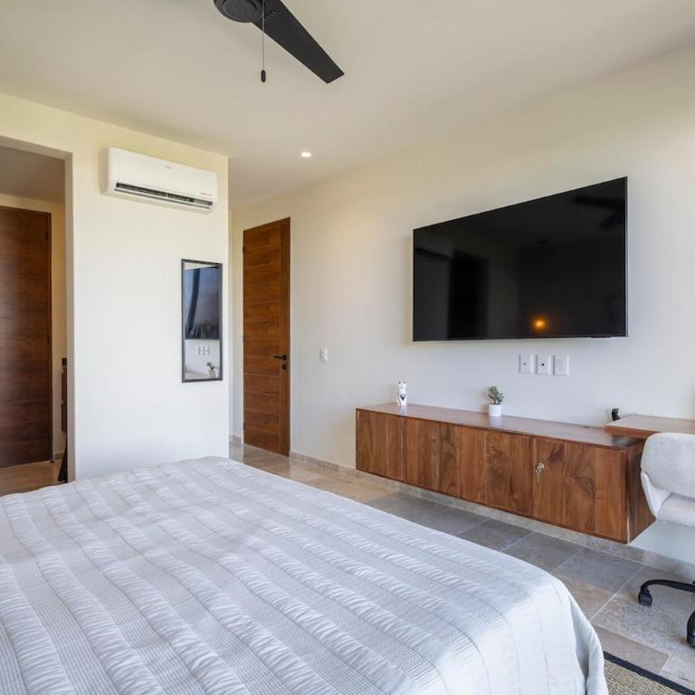 Penthouse 2BR in Tulum with Private Rooftop and Pool - Two-Bedroom Apartment with Balcony and Terrace - 17