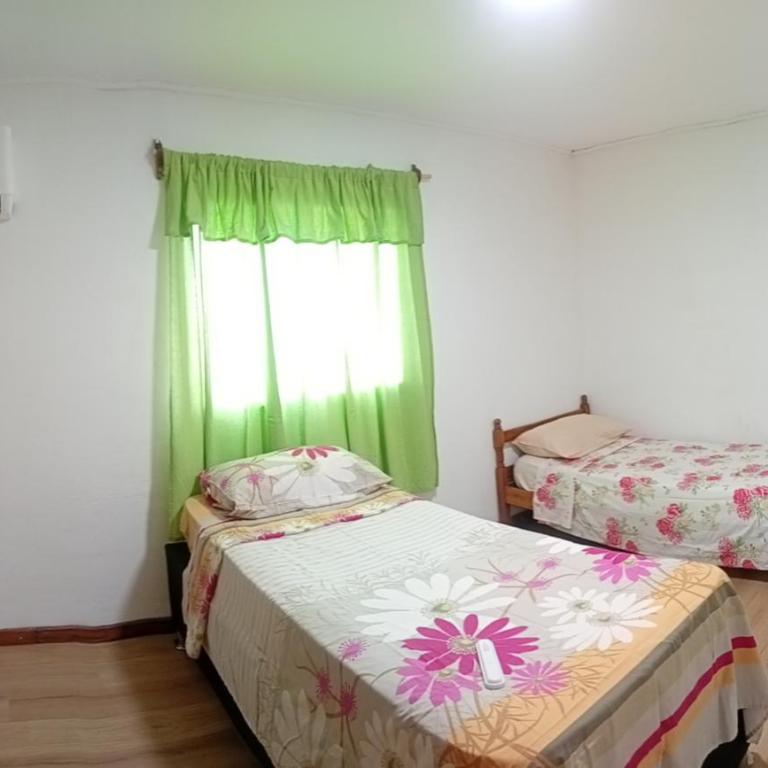 Casa amueblada a 3 kilómetros de Mercedes, Soriano - Casa de 2 dormitorios - 5